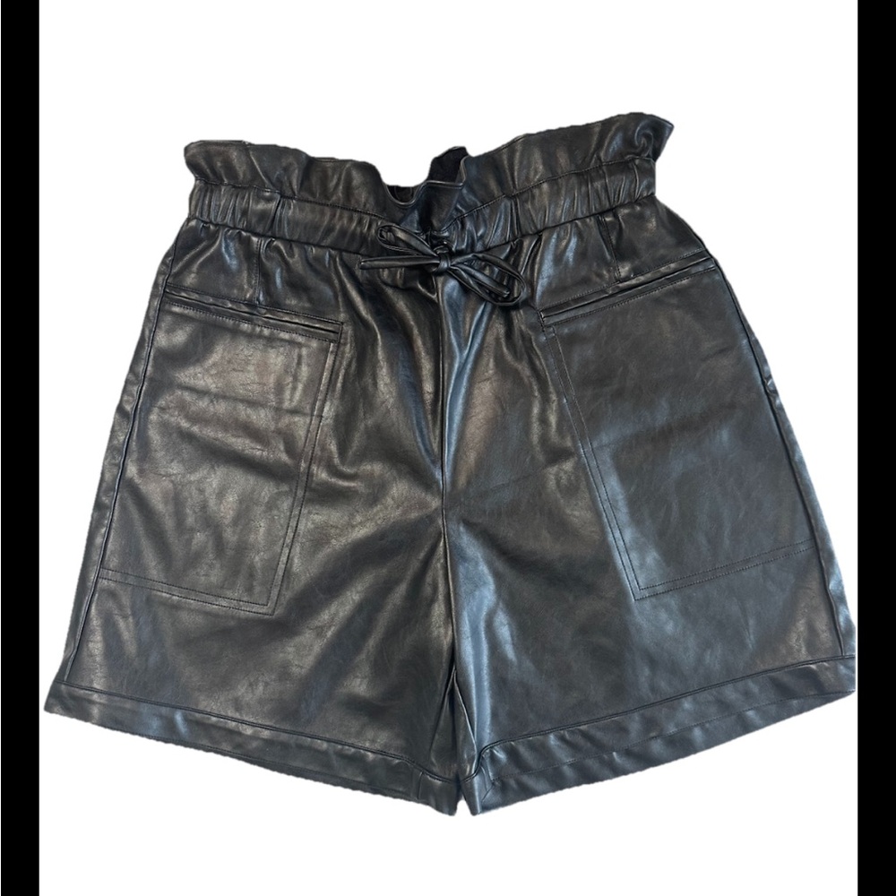 Kendall & Kylie Black Faux Leather Paperbag Waist Shorts New with Tags Size M